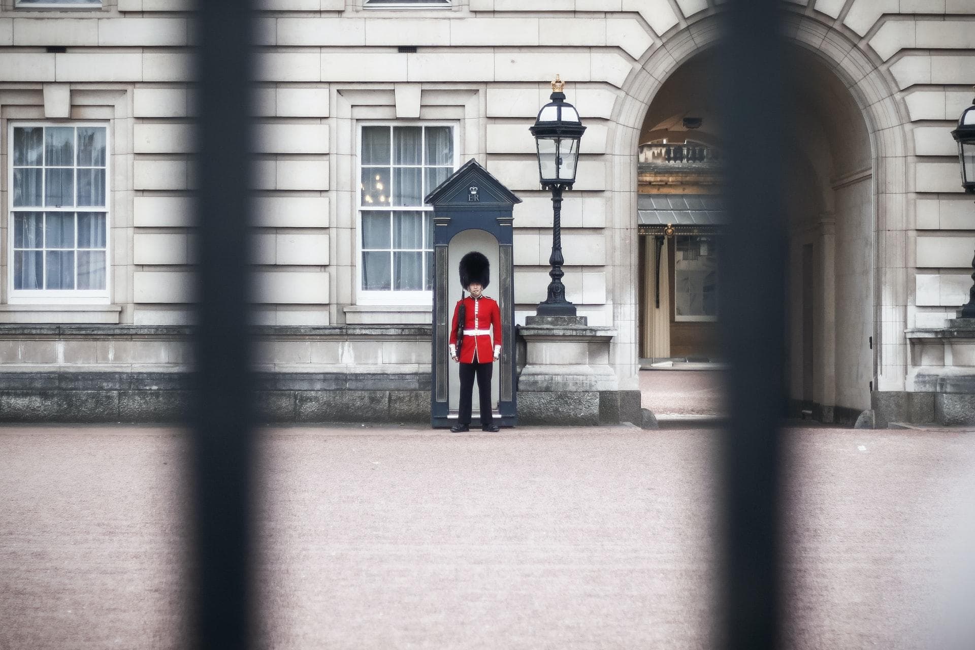 Guard in front of Buckingham Palace